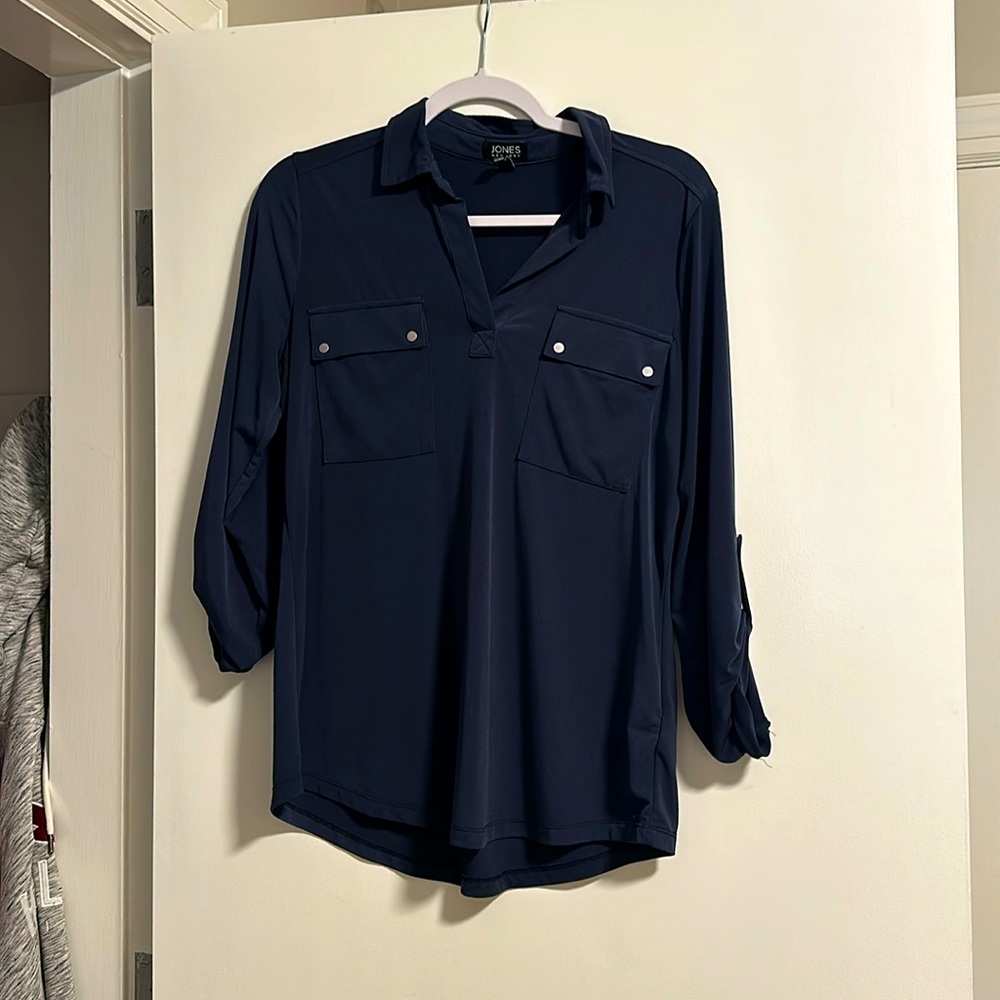 Jones New York collard blouse, navy blue size med excellent condition